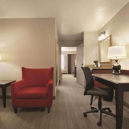 Country Inn & Suites By Radisson, Moline Airport, Il Luaran gambar